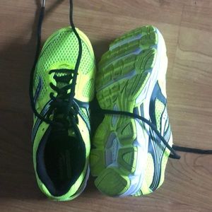 Saucony Shoes - Sneakers Saucony Shoes - Sneakers